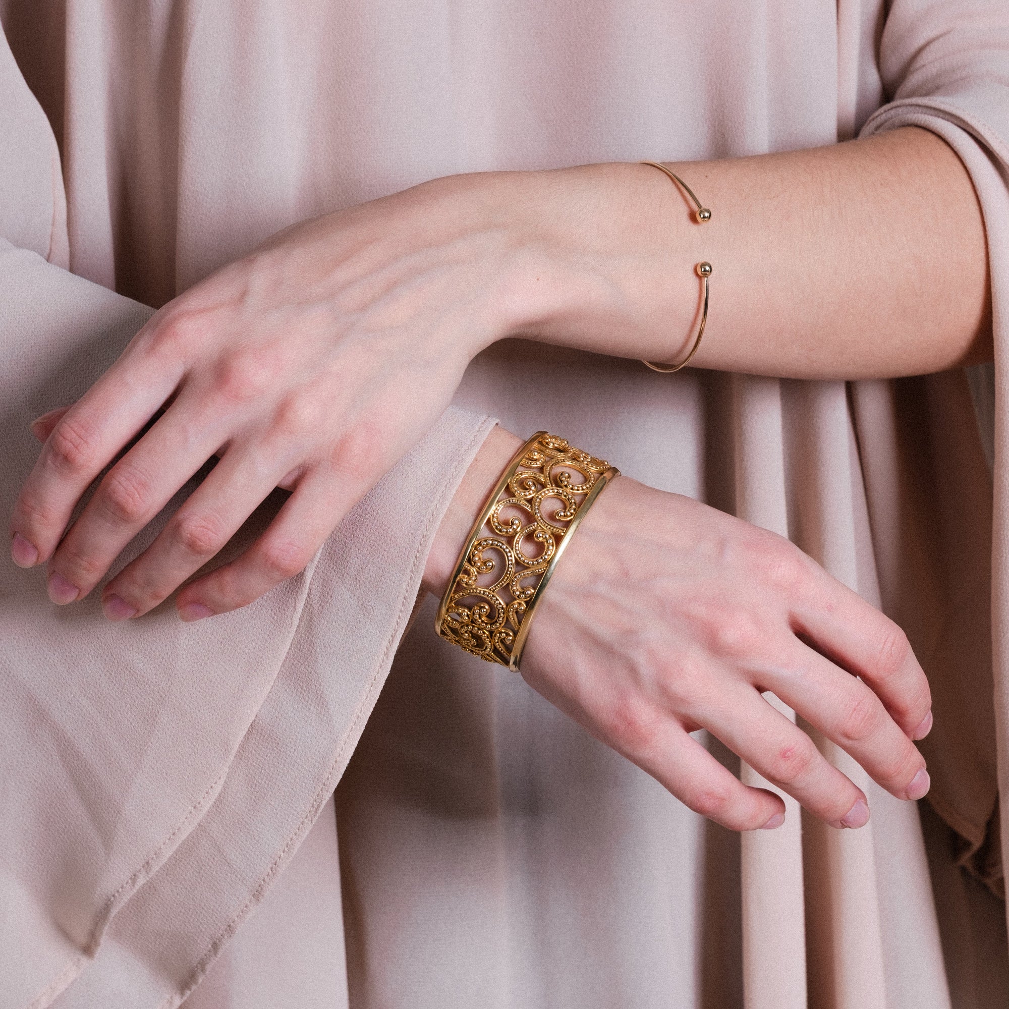 14kt Yellow GoldFine Ball Bangle